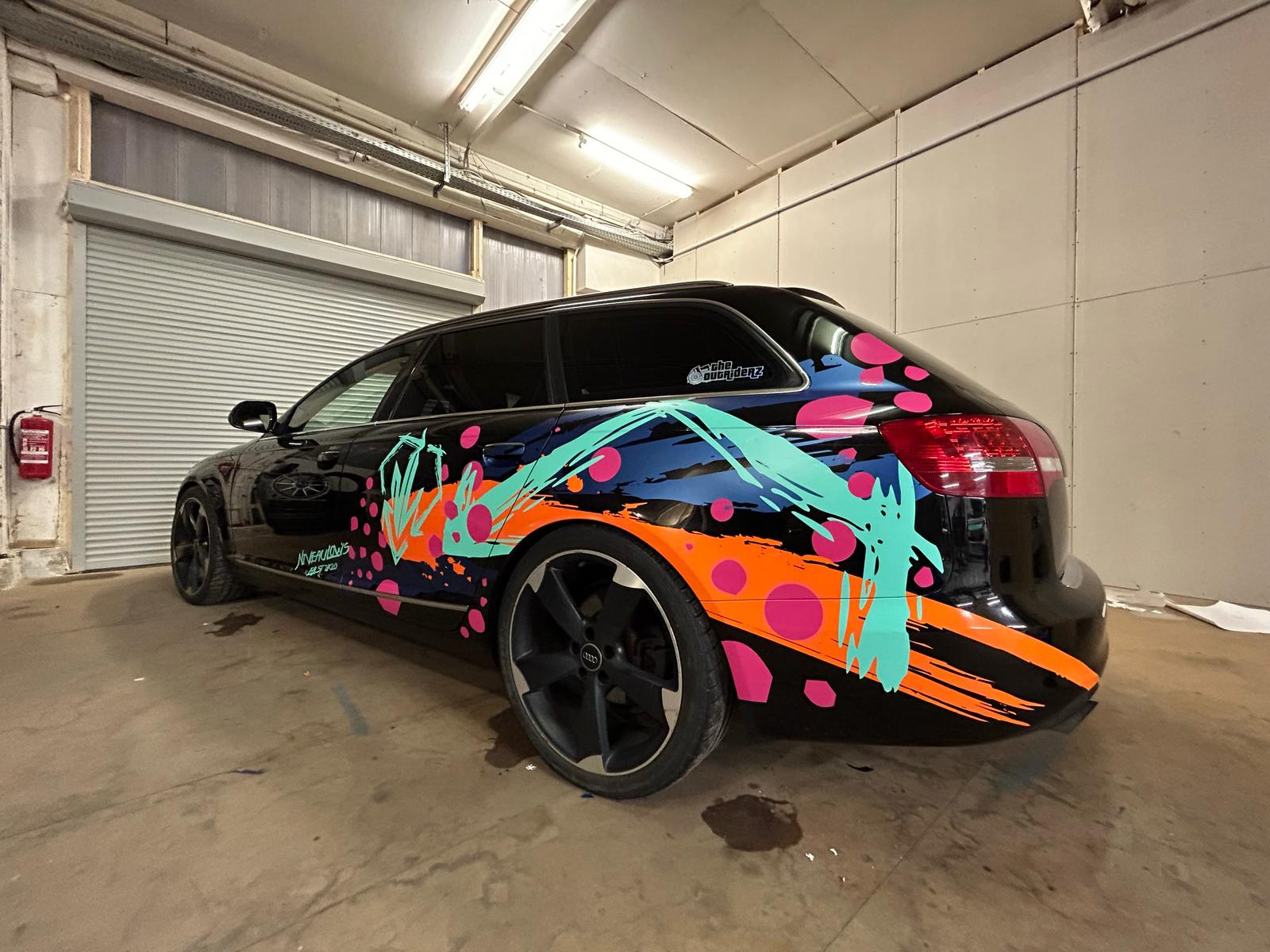 Audi Avant Custom Splatter Wrap in Cyan, Magenta und Orange